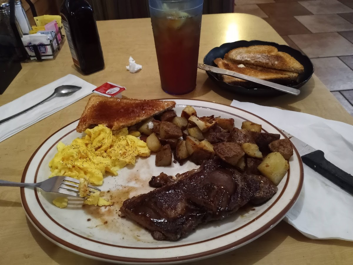 Seven Cafe And Grill-8